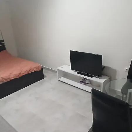Sleeps 2 Free Street Parking Apartamento Tessalónica