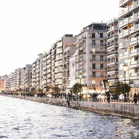 Lägenhet Sleeps 2 Free Street Parking Thessaloníki